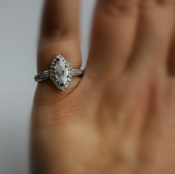 NEW, sterling silver cz Marquise cut halo ring size 6 - Picture 4 of 7